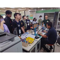 業師解說組裝過程注意事項