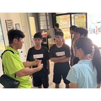 休息時間學生與業師互動