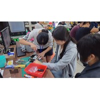 實作組組裝田間機器人