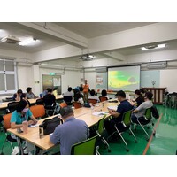 傳奇酒業總經理講解啤酒釀造原理